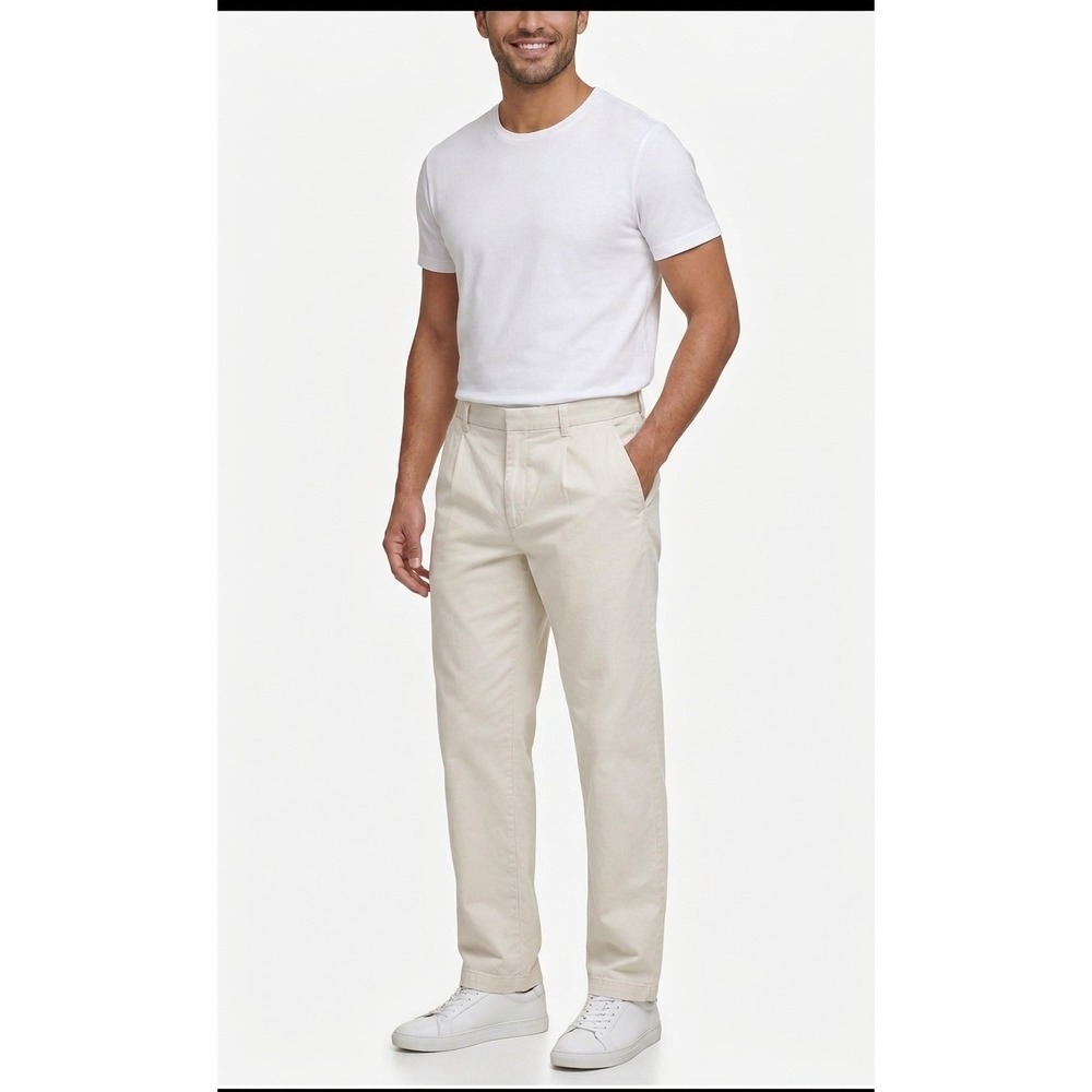 Tommy‎ Hilfiger Chino Pants Beige Pleated Mens Size 36x32 Casual Flat Front